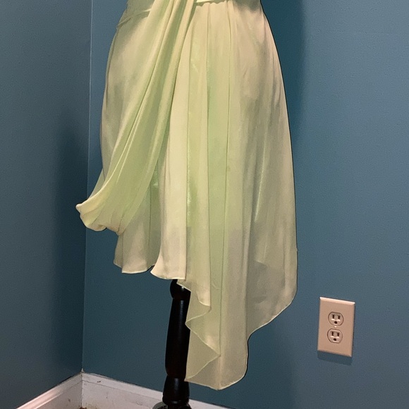 Beautiful Chartreuse Green Cocktail Dress Size 4 - Picture 3 of 15